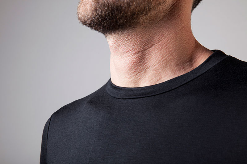 T-shirt scollo a U - Comfort - Image 20